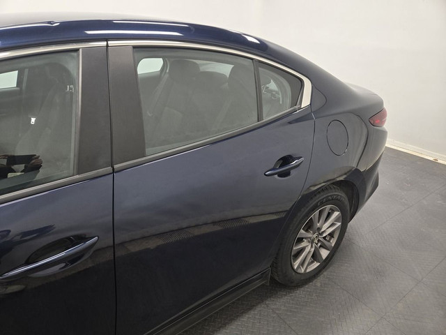 2021 Mazda Mazda3 CARPLAY, CAMERA, SIEGES CHAUFFANTS, BLIND SPOT in Cars & Trucks in Longueuil / South Shore - Image 4