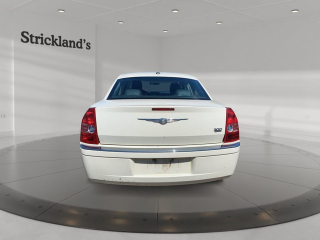 2010 CHRYSLER 300 LIMITED SEDAN in Cars & Trucks in Stratford - Image 4