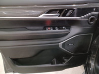 *Tow Hitch, Air Suspension, Locking/Limited Slip Differential, Lane Departure Warning, Brake Assist,... (image 7)