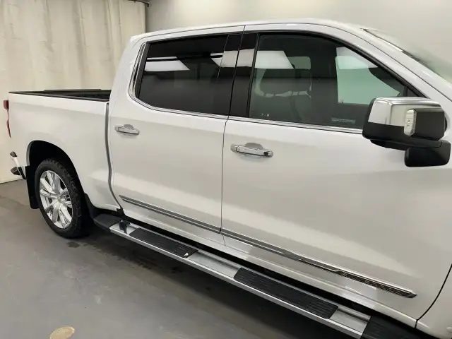 2022 Chevrolet Silverado 1500 dans Autos et camions dans Lethbridge - Image 3