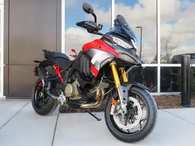 This 2025 Ducati model is available to order. Contact one of our Sales Specialists for more details....