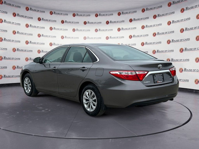 2017 Toyota Camry SE / Back up cam / Bluetooth in Cars & Trucks in Calgary - Image 4