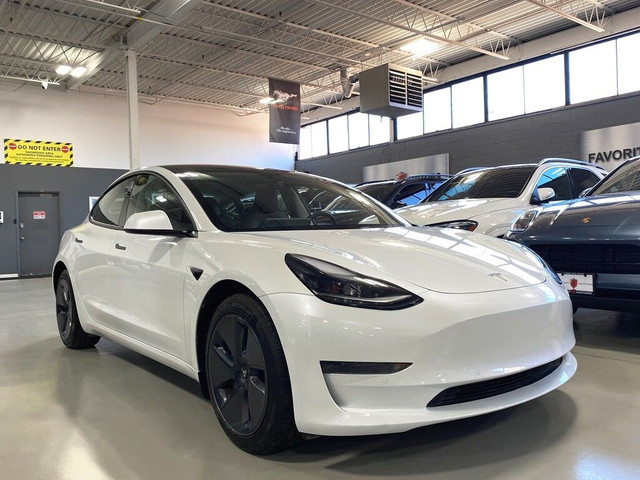  2022 Tesla Model 3 STANDARD RANGE|NAV|AUTOPILOT|ALLHEATEDSEATS| in Cars & Trucks in City of Toronto - Image 2