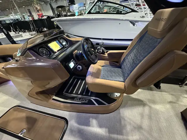 2025 Harris Solstice 230 in Powerboats & Motorboats in London - Image 11