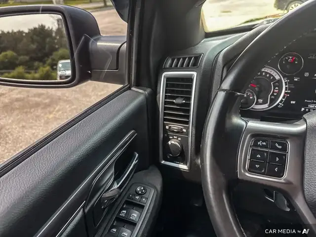 2022 RAM 1500 Classic SLT WARLOCK | SPORT HOOD | REAR SLIDING... in Cars & Trucks in London - Image 18
