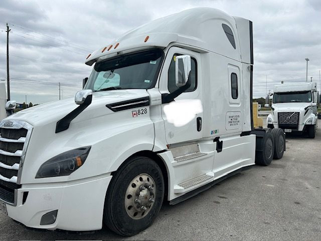 2018 Freightliner Cascadia For Sale in Heavy Trucks in Windsor Region
