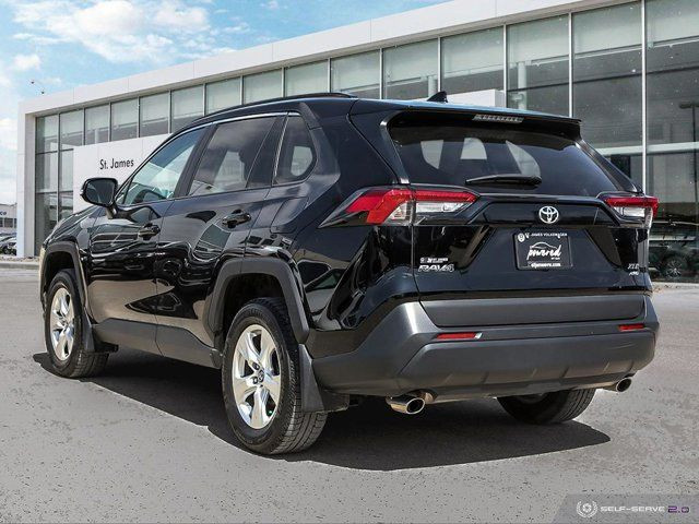 2020 Toyota RAV4 XLE | CLEAN CARFAX | ONE OWNER in Cars & Trucks in Winnipeg - Image 4