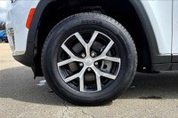 3.6 L 6 Cyl Engine Vehicle Options: Leather Interior, Adaptive Cruise Control, Blind Spot Monitoring... (image 8)