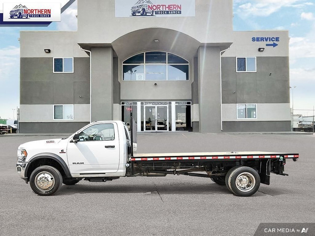 2020 RAM 5500 Chassis Tradesman/SLT REGULAR CAB 4x4 Flat Deck... in Cars & Trucks in Edmonton - Image 3