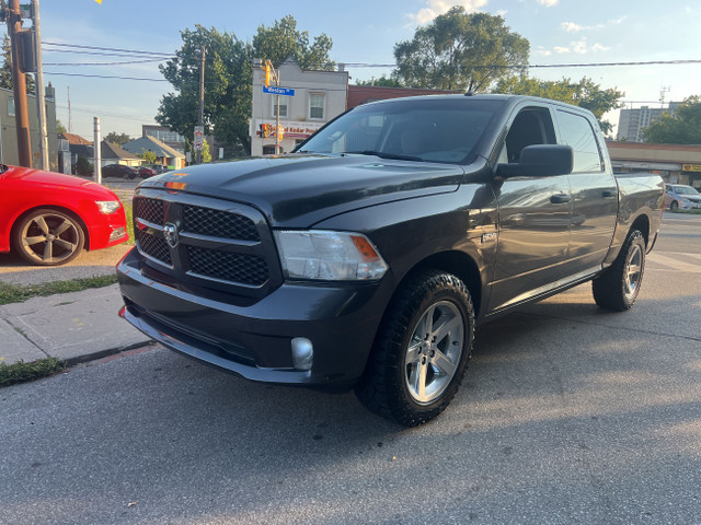 2017 Ram 1500 4WD Crew Cab 140.5" Express in Cars & Trucks in City of Toronto