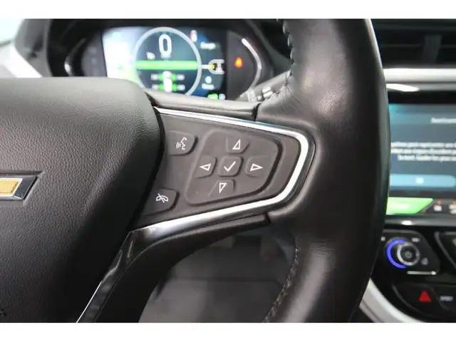 2021 Chevrolet Bolt EV in Cars & Trucks in Lévis - Image 18