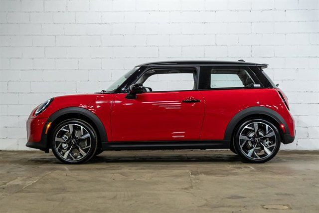 2025 MINI 3 Door Cooper S | Premier | Style classique | Volant in Cars & Trucks in City of Montréal - Image 4