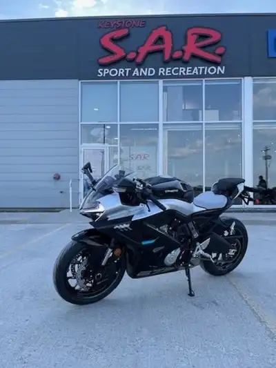 2025 CFMOTO 675SS Embark on the race of a lifetime with this ultimate sport-racing companion for pur...