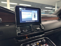 The 2018 Lincoln Navigator Reserve is powered by a 3.5L twin turbo premium unleaded V6 engine and fe... (image 9)