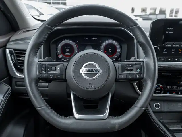 2021 Nissan Rogue Platinum | One Owner | Low Mileage | Low dans Autos et camions dans Hamilton - Image 13