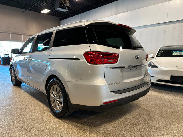 2019 Kia Sedona LX in Cars & Trucks in Calgary - Image 3
