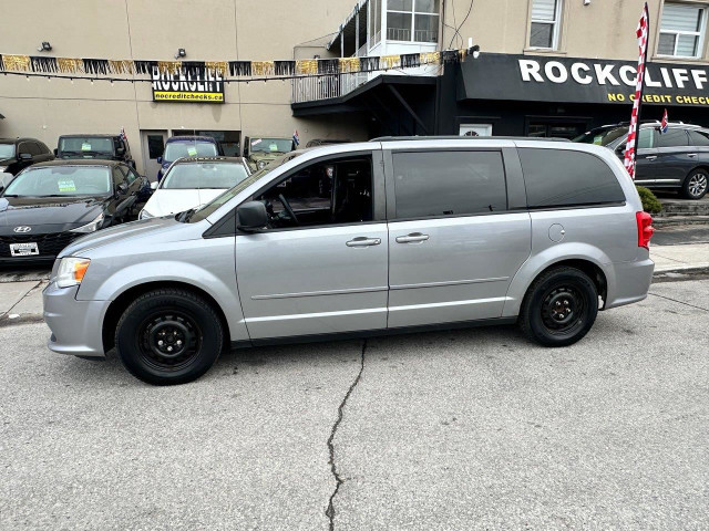 2013 Dodge Grand Caravan SE/SXT SXT in Cars & Trucks in City of Toronto - Image 2