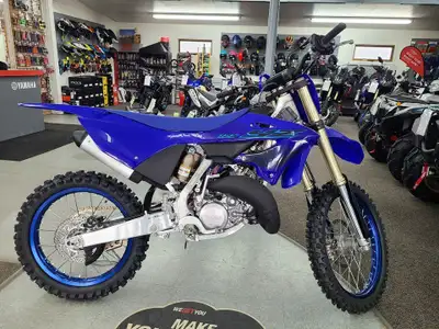 A pure motocross machine, the competition-ready YZ125 is the perfect choice for riders stepping up f...