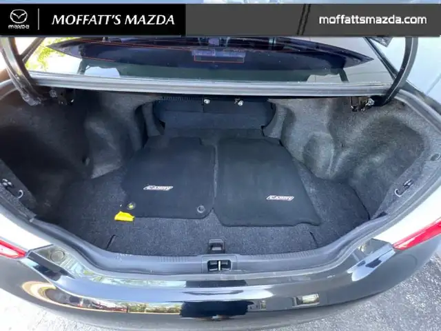 2014 Toyota Camry SE dans Autos et camions dans Barrie - Image 49