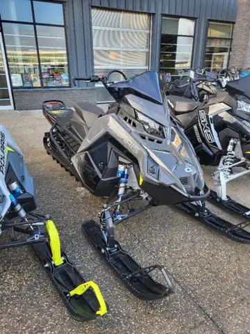 2023 Polaris Patriot 9R PRO RMK Slash 165 2.75in. equipped with 7S, electric start and Velocity shoc...