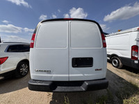 2018 GMC Savana 2500 Cargo 4.3L V6 RWD 135in. WB for sale at Pacific Motors near Winnipeg, MB CLEAN... (image 3)