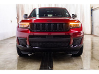 **ONE OWNER - MECHANICALLY CERTIFIED** 6,536 KM This 2024 Jeep Grand Cherokee L 4x4 Altitude is powe... (image 4)
