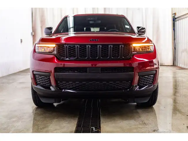 2024 Jeep Grand Cherokee L 4x4 Altitude Leather BCam PSeat in Cars & Trucks in Grande Prairie - Image 6
