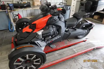 USED 2021 Can-Am Ryker Rally 900ACE in classic red/black. This "Top-of-the Line" Ryker features the...