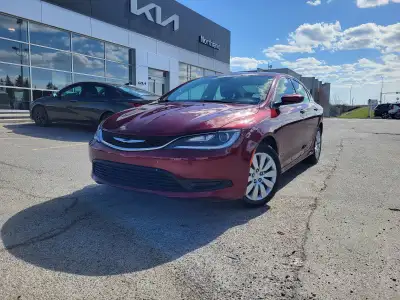 2016 Chrysler 200 LX GREAT VALUE! LOW MILEAGE, NO ACCIDENTS