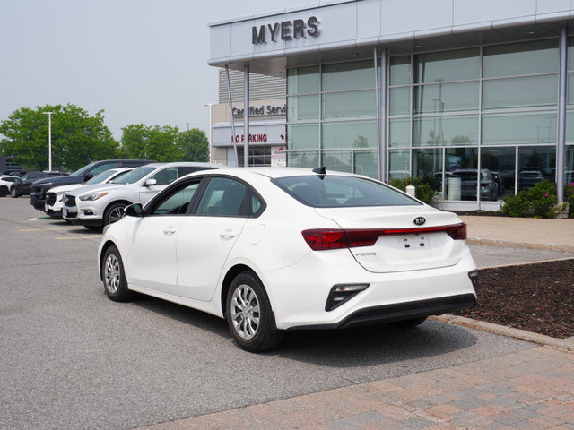 2020 Kia Forte LX MT - Heated Seats - Apple CarPlay in Cars & Trucks in Ottawa - Image 3