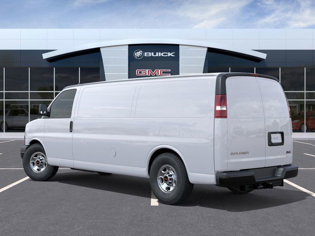 2025 GMC Savana Cargo 2500 WT 155 dans Autos et camions  à Ville de Montréal - Image 3