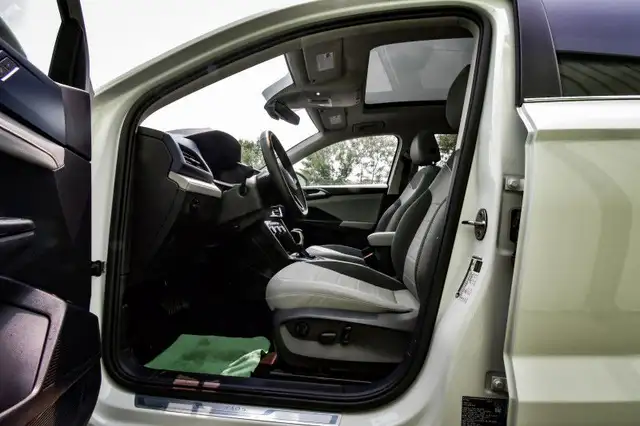 2024 Volkswagen Taos Comfortline • SUNROOF • HEATED SEATS in Cars & Trucks in Ottawa - Image 28