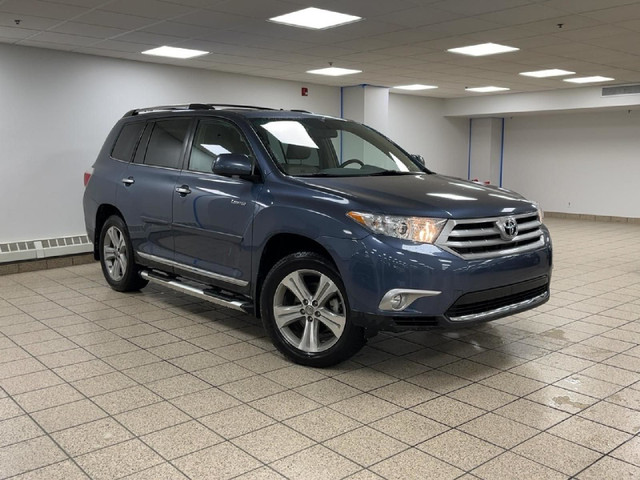 2012 Toyota Highlander LIMITED in Cars & Trucks in Calgary
