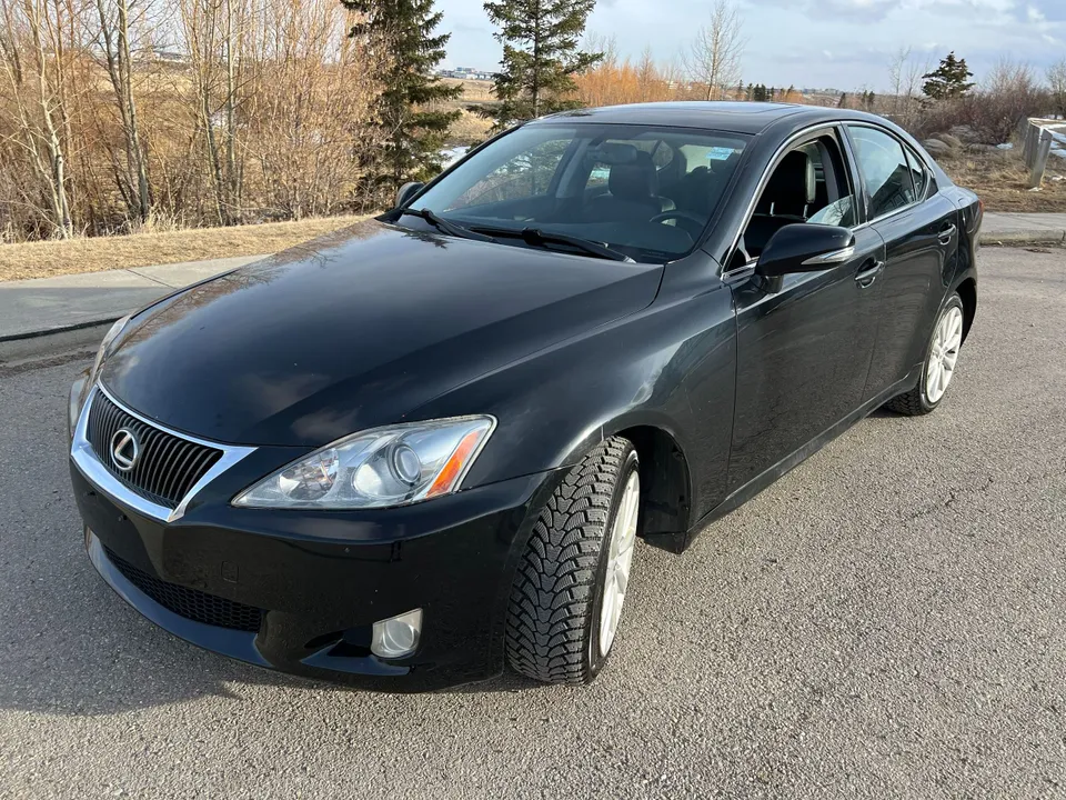 2009 Lexus IS250/AWD/only 148,712km/active status/4 new brakes!!