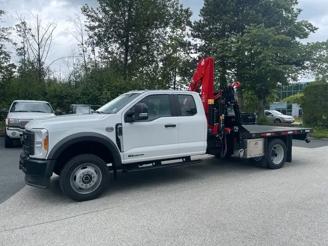 2025 Ford F550 Crew Cab Picker Deck Truck Package in Heavy Trucks in Delta/Surrey/Langley - Image 6