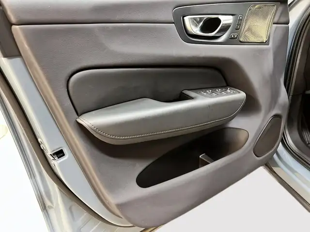 2024 Volvo XC60 B5 PLUS DARK CUIR TOIT PANO NAV 4RM in Cars & Trucks in Laval / North Shore - Image 27