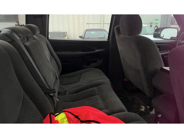 2007 Chevrolet SILVERADO 2500HD 4WD Crew Cab 153 in Cars & Trucks in Oakville / Halton Region - Image 4