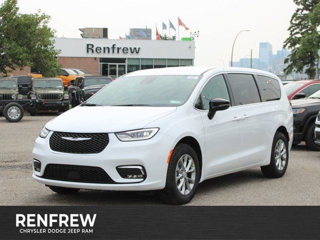 2025 Chrysler Pacifica Select AWD, Heated Leather, Remote Start in Cars & Trucks in Calgary
