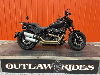 This beautiful 2019 Softail Fat Bob is looking for it's new home! The black great condition and uniq...