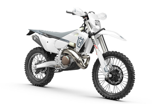 2025 Husqvarna TE 300 PRO in Dirt Bikes & Motocross in Longueuil / South Shore - Image 3