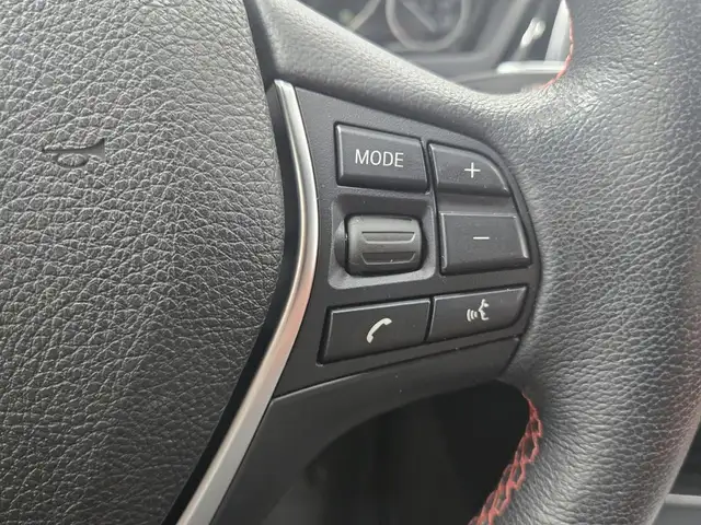 2018 BMW 330i xDrive CAMERA, BLUETOOTH, VOLANT & SIEGES CHAUFF, in Cars & Trucks in Longueuil / South Shore - Image 22