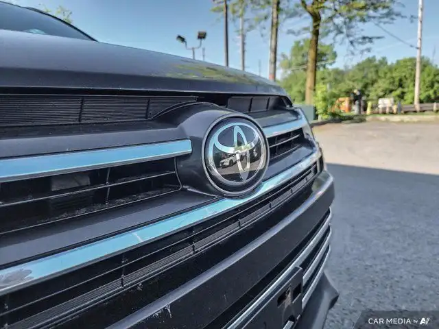 2017 Toyota Highlander XLE in Cars & Trucks in Ottawa - Image 14