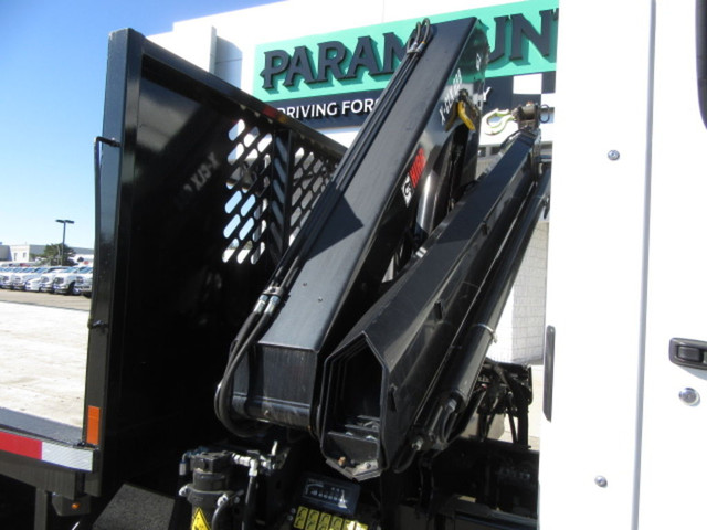 2023 Hino L7 CUMMINS DIESEL 22FT FLAT DECK WITH CRANE in Cars & Trucks in Oakville / Halton Region - Image 2