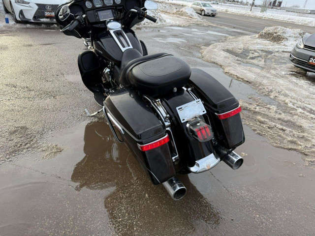 2017 Harley-Davidson FLHTK Electra Glide Ultra Limited 107CI, 6  in Cars & Trucks in London - Image 3