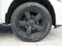 RAM 1500 CLASSIC 2021 EXPRESS NIGHT EDITION V8 5.7 LITRES HEMI 4X4 CREW-CAB BOITE 5.7 PIEDS TOUT ÉQU... (image 8)