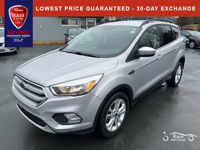  2017 Ford Escape A/C | Keyless Entry | Parking Camera | Heated  in Cars & Trucks in Bedford