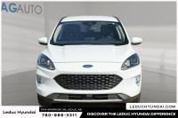 2020 Ford Escape SEL Oxford White 8-Speed Automatic Leduc Hyundai is Leduc's pre-owned Hyundai desti... (image 1)