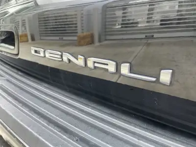 2022 GMC Yukon XL Denali, View more