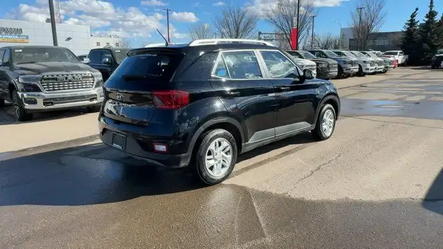 2023 Hyundai Venue Preferred | Heated Seats | Apple CarPlay dans Autos et camions dans Ville d’Edmonton - Image 10