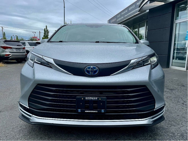 2021 Toyota Sienna XLE HYBRID PWR HEAT LEATHR SUNROOF PWR DOORS  in Cars & Trucks in Delta/Surrey/Langley - Image 2
